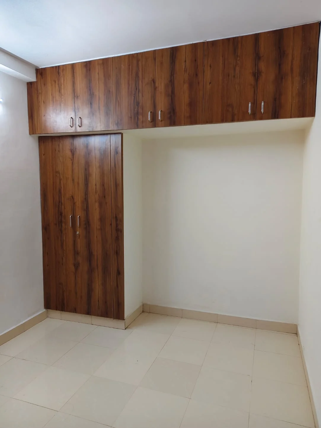 Residential Flat for Sale — image 4